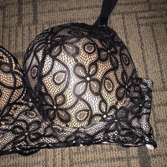 Unique Lace Bra - Picture 3 of 10